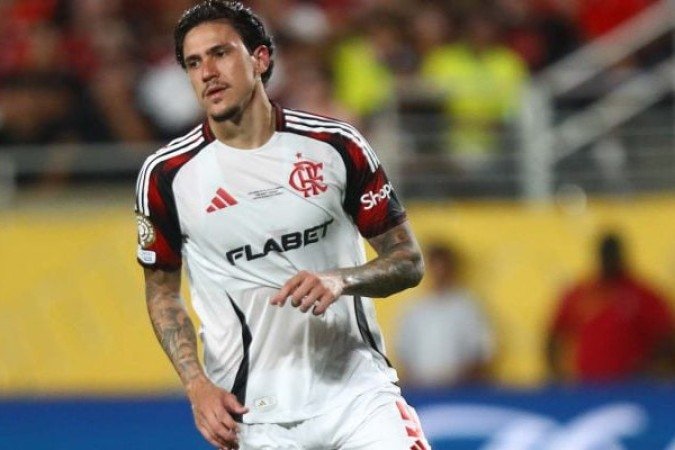 PEDRO – Preso entre os zagueiros, não teve espaços para finalizar no primeiro tempo. Tentou um pouco mais na etapa final mas seus dois chutes não deram em nada. Foi discreto e seu mérito: prender os zagueiros. NOTA 5,0. Foto: Gilvan de Souza/Flamengo