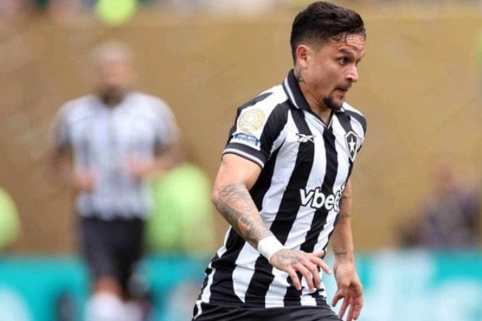 Artur é dúvida para o encontro contra o Corinthians  -  (crédito: Foto: Vitor Silva/Botafogo)