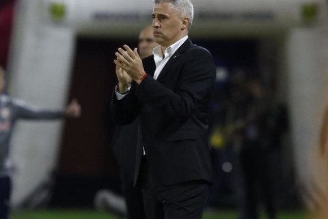 CRESPO - O São Paulo controlou a partida do início ao fim, mesmo quando diminuiu o ritmo e deu a bola para o Juventude. No ataque, faltou acertar mais a tomada de decisão no último passe, mas mesmo assim criou boas jogadas. Na defesa, por sua vez, não foi exigido. Vitória merecida. NOTA: 6,5 - Foto: Rubens Chiri/saopaulofc.net