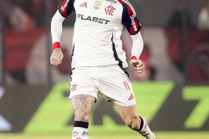 LEO PEREIRA – Correto nas antecipações e no combate direto. Mas deu uma cochilada no gol de Lucas Barbosa. Contudo, foi ao ataque e, de cabeça compensou a falha, empatando o jogo. Além disso, iniciou a jogada do gol da virada do Fla. NOTA 7,5. Foto: Foto: Adriano Fontes/Flamengo