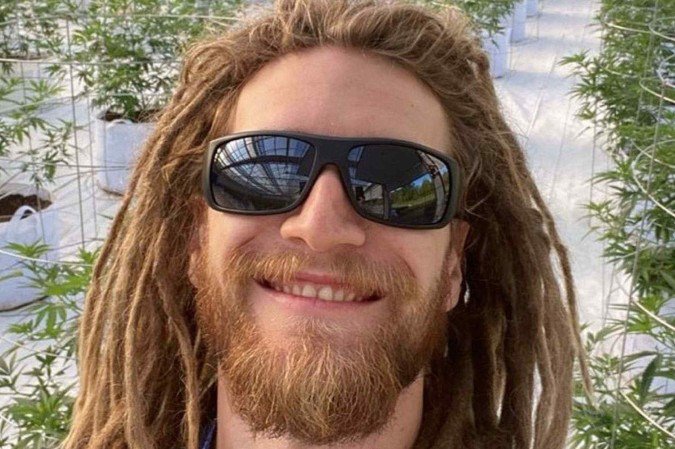 Filho de ator da Globo trabalha com cultivo de maconha fora do Brasil: Filho de ator da Globo trabalha com cultivo de maconha fora do Brasil: