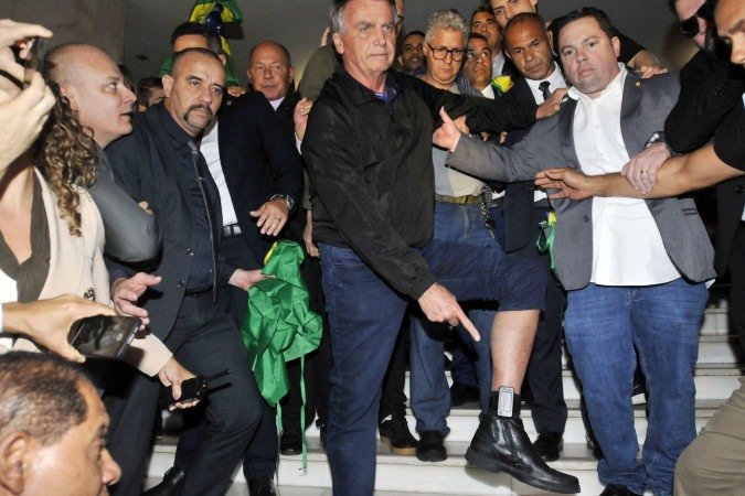  21/07/2025. Crédito: Minervino Júnior/CB/D.A Press. Brasil.  Brasilia - DF. Ex presidente Jair Bolsonaro na Câmara dos Deputados mostrando a tornozeleira eletrônica. -  (crédito:  Minervino Júnior/CB)