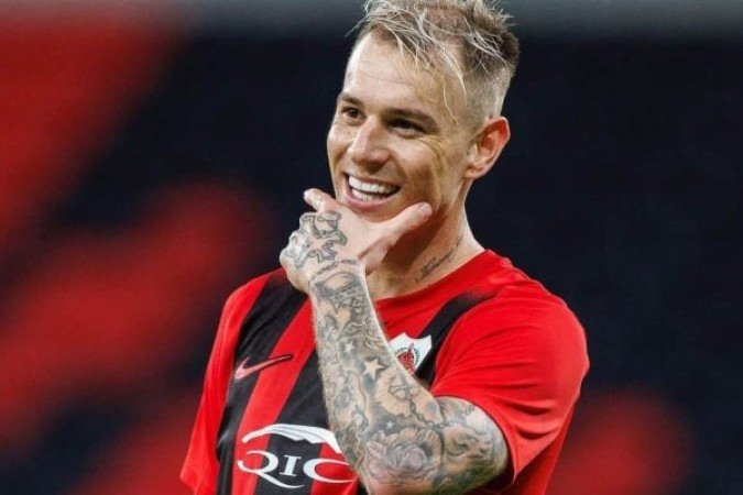 Contratação de Roger Guedes se torna sonho de consumo para pré-candidato à presidente do Grêmio - (crédito: Foto: Reprodução/ Instagram) Contratação de Roger Guedes se torna sonho de consumo para pré-candidato à presidente do Grêmio - (crédito: Foto: Reprodução/ Instagram)