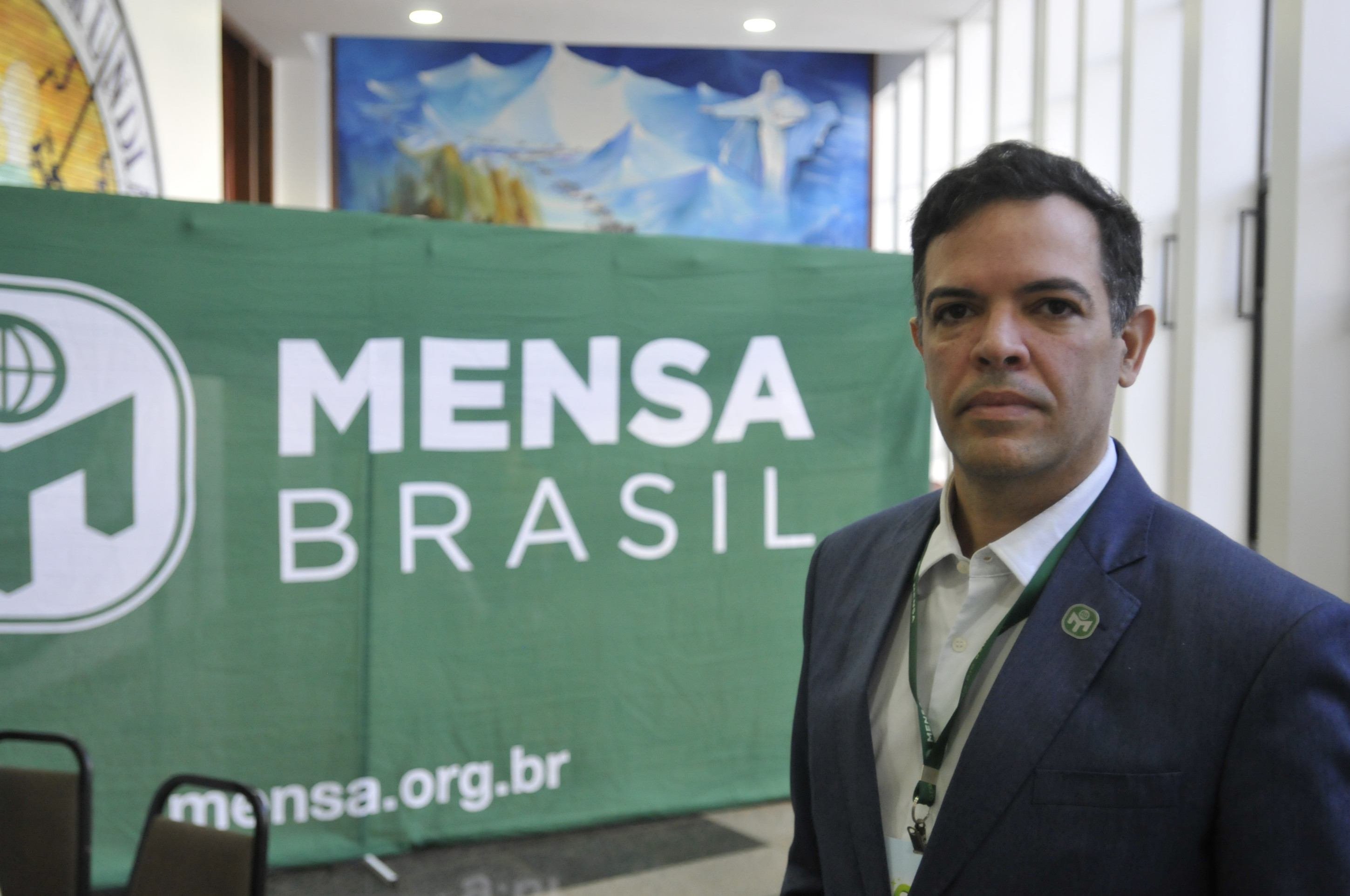 Carlos Eduardo Fonseca é o presidente da Mensa Brasil 24/07/2025. Crédito: Minervino Júnior/CB/D.A Press. Brasil. Brasilia - DF. Encontro de crianças a adolescentes super dotados no Parlatório da LBV. Cadu Fonseca presidente Mensa Brasil