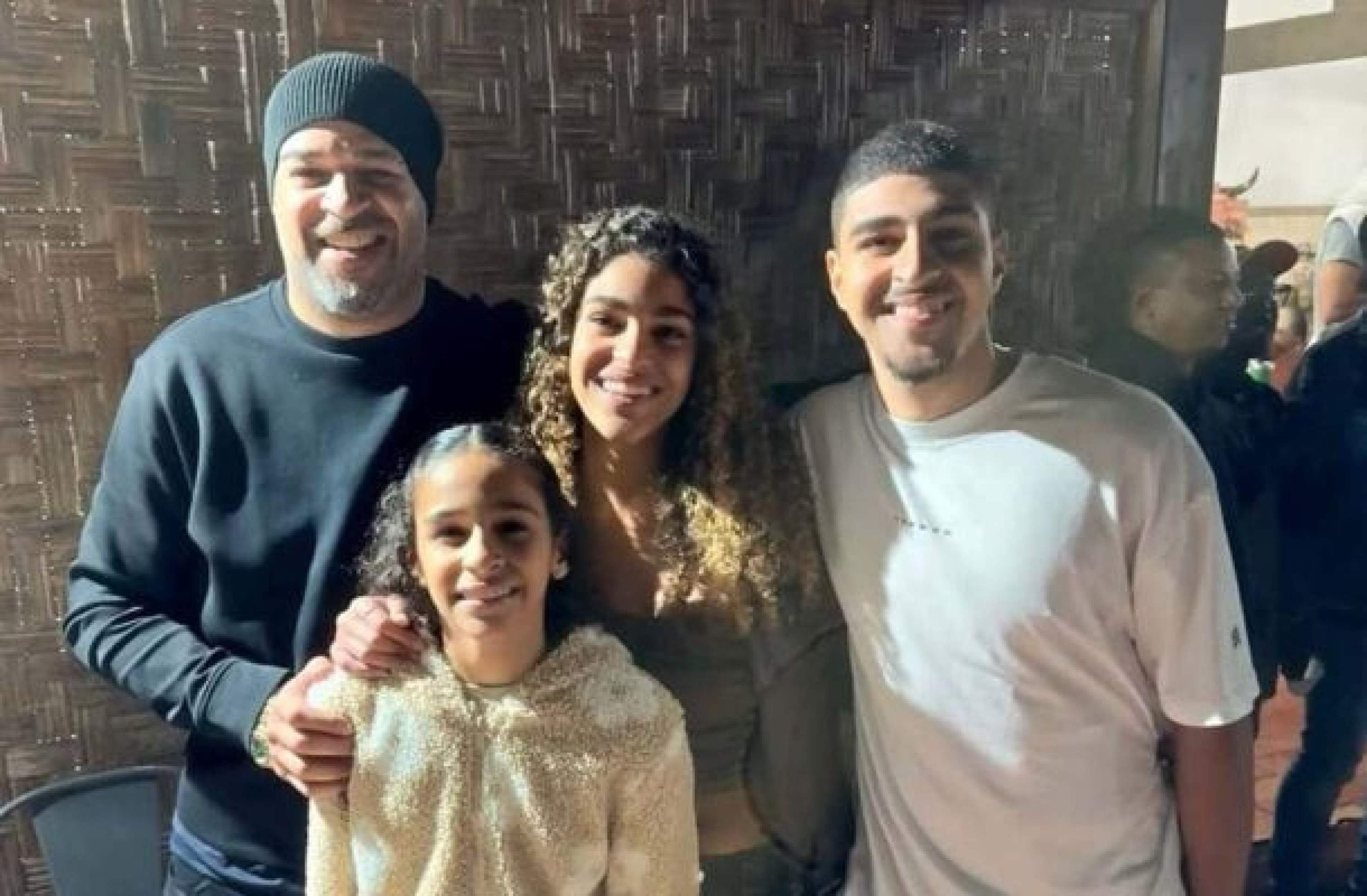 Semelhança de Adriano Imperador com os três filhos em foto causa surpresa