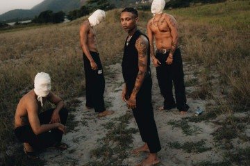 Alee (no centro) é o grande nome do rap a nível nacional -  (crédito: Wesley Camanho)