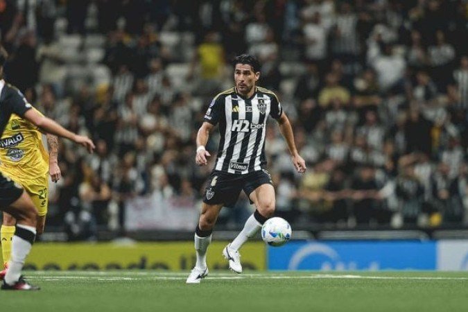 JÚNIOR ALONSO - Assim como o seu companheiro, o paraguaio conseguiu aparecer bem nos duelos ao longo da partida e também apareceu bem no ataque. Teve sua atuação reduzida por conta de um amarelo recebido no primeiro tempo, que diminuiu o ritmo das disputas ao longo da partida. Nota: 5,5 - Foto: Pedro Souza/Atlético