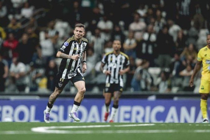 BERNARD - Entrou para dar mais mobilidade no ataque, mas não conseguiu corresponder a altura do esperado e ainda perdeu a sua penalidade. Nota: 4,5 - Foto: Pedro Souza/Atlético