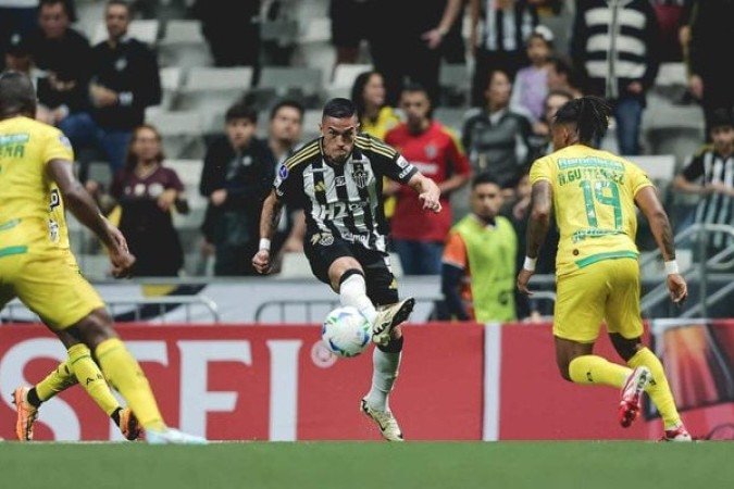 CUELLO - Entrou bem na partida, se tornando uma boa opção pelo lado esquerdo. Teve uma movimentação intensa nos primeiros minutos que esteve em campo e gerou oportunidades de finalização. Nota: 6 - Foto: Pedro Souza/Atlético