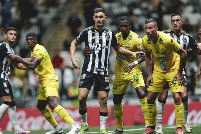 JOÃO MARCELO - Entrou nos minutos finais para dar mais presença do ataque, mas pouco conseguiu fazer em campo. Nota: 5 - Foto: Pedro Souza/Atlético