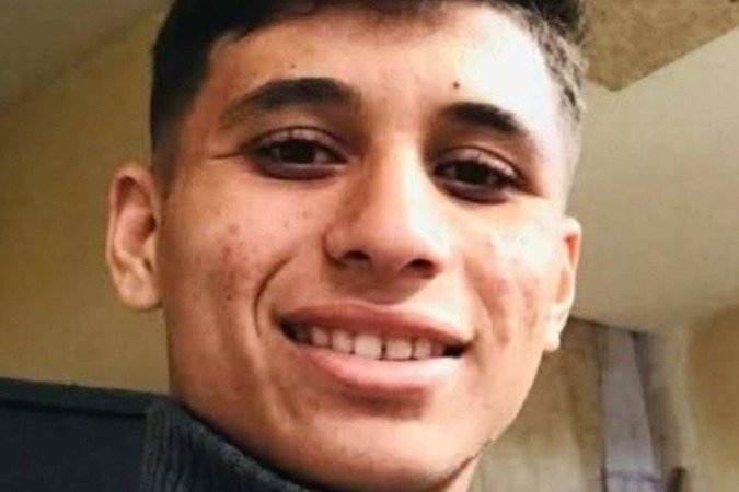 Ahmed Alhasant era fã de futebol e instalava antenas de televisão por satélite - (crédito: Arquivo de família) Ahmed Alhasant era fã de futebol e instalava antenas de televisão por satélite - (crédito: Arquivo de família)