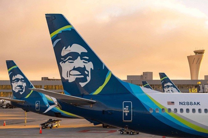 A aeronave, um Boeing 737, pousava por volta de 8h de quinta-feira (25/7) quando atingiu os animais
- (crédito: Divulgação/Alaska Airlines ) A aeronave, um Boeing 737, pousava por volta de 8h de quinta-feira (25/7) quando atingiu os animais
- (crédito: Divulgação/Alaska Airlines )