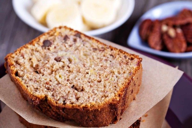 Bolo de amêndoas com banana (Imagem: Elena Veselova | Shutterstock) -  (crédito: EdiCase)