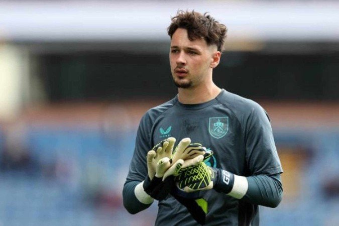 James Trafford com a camisa de seu antigo clube, o Burnley -  (crédito: Foto: Matt McNulty/Getty Images)