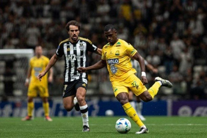 BUCARAMANGA - O time colombiano veio para jogar por uma bola. Apesar dos sustos, conseguiu marcar o gol e, com as alterações, fechou bem a casa para segurar o resultados. Nas penalidades, acabou para na displicência de seus jogadores, que não foram felizes em suas cobranças. Nota: 5,5 - Foto: Divulgação/Conmebol