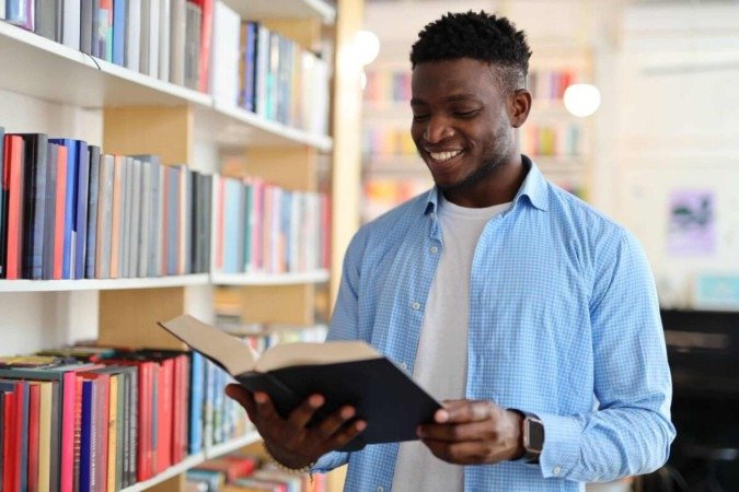 Obras nacionais revelam o talento individual de cada escritor e a pluralidade da literatura brasileira (Imagem: Andrii Zastrozhnov | Shutterstock) - (crédito: EdiCase) Obras nacionais revelam o talento individual de cada escritor e a pluralidade da literatura brasileira (Imagem: Andrii Zastrozhnov | Shutterstock) - (crédito: EdiCase)
