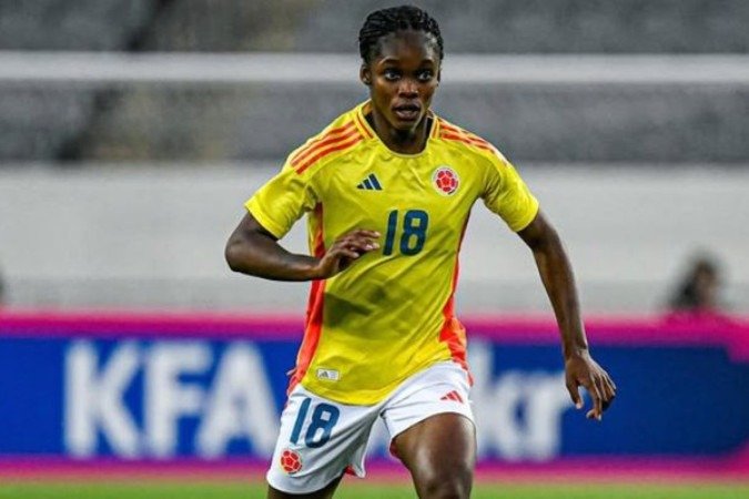 Linda Caicedo precisou resistir a grave problema de saúde antes de brilhar profissionalmente -  (crédito: Foto: Divulgação/ Colombia)