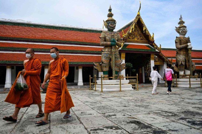 Seis monges foram flagrados usando metanfetamina e acabaram expulsos de monastério - (crédito: AFP) Seis monges foram flagrados usando metanfetamina e acabaram expulsos de monastério - (crédito: AFP)