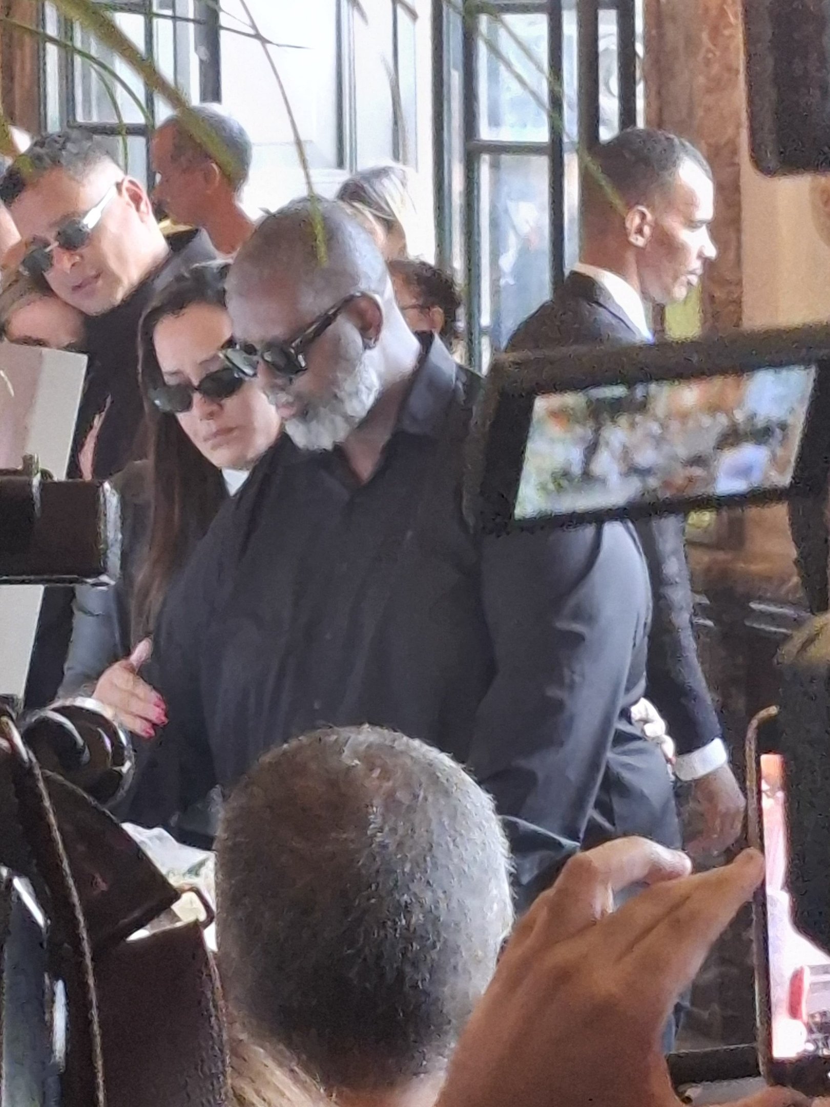 Péricles no velório de Preta Gil