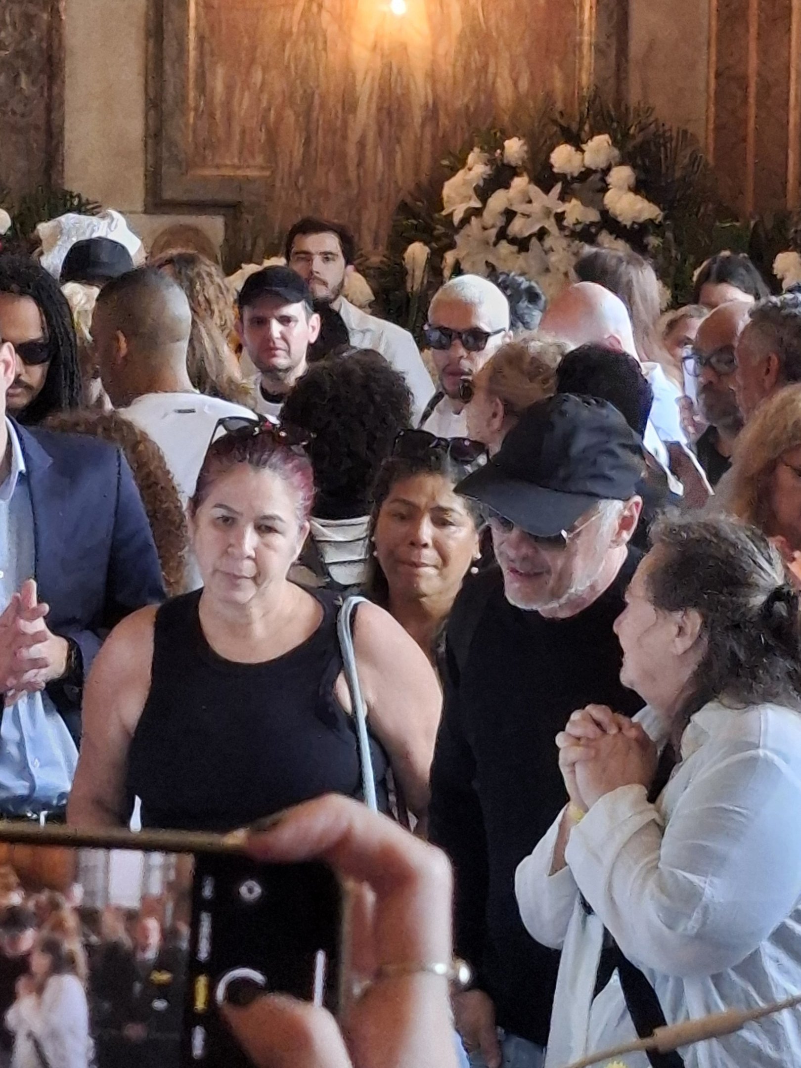 Guilherme Fontes no velório de Preta Gil