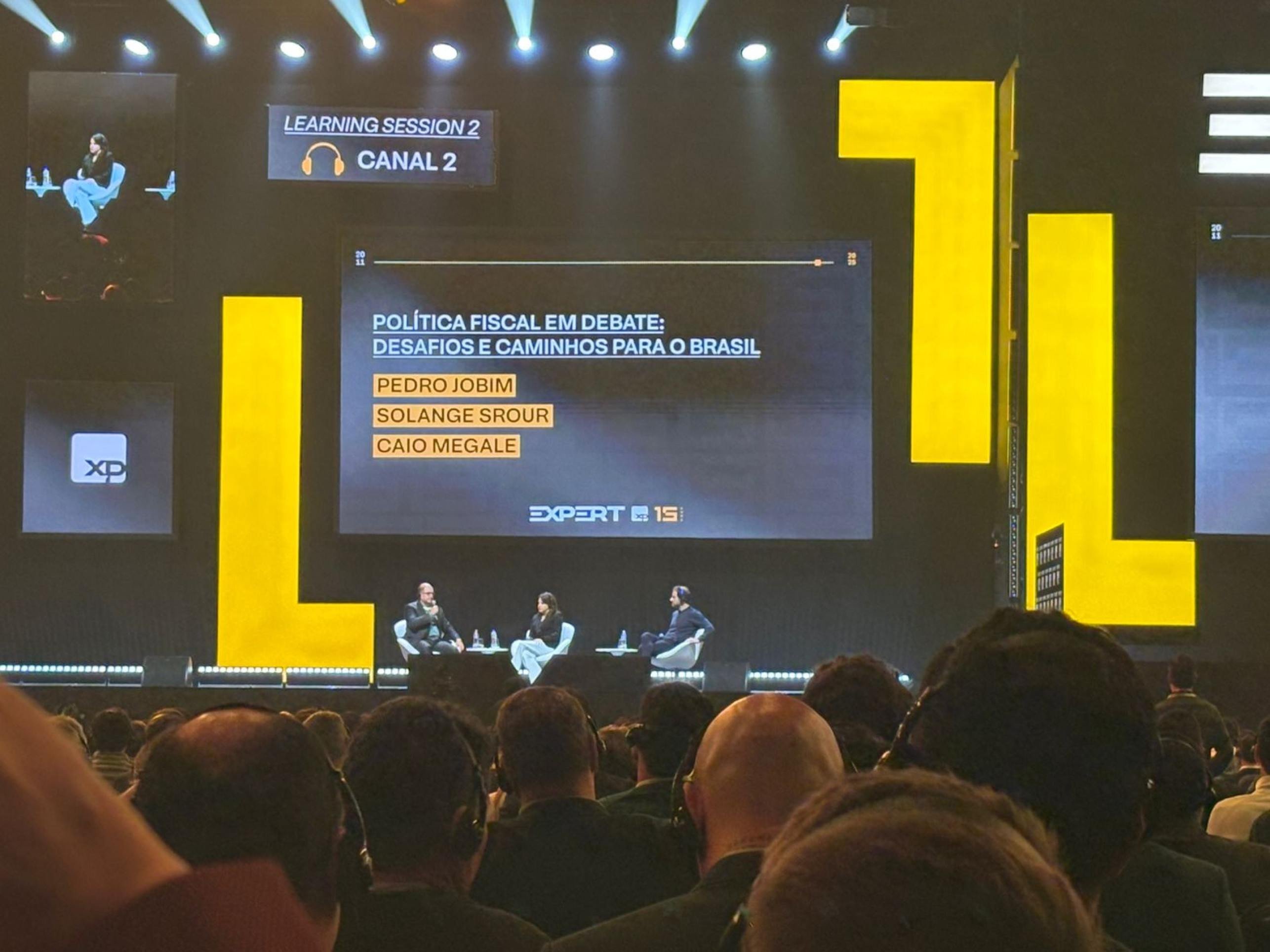 Economistas Pedro Jobim, Solange Srour e Caio Megale debatem sobre política fiscal no evento Expert XP, em São Paulo
