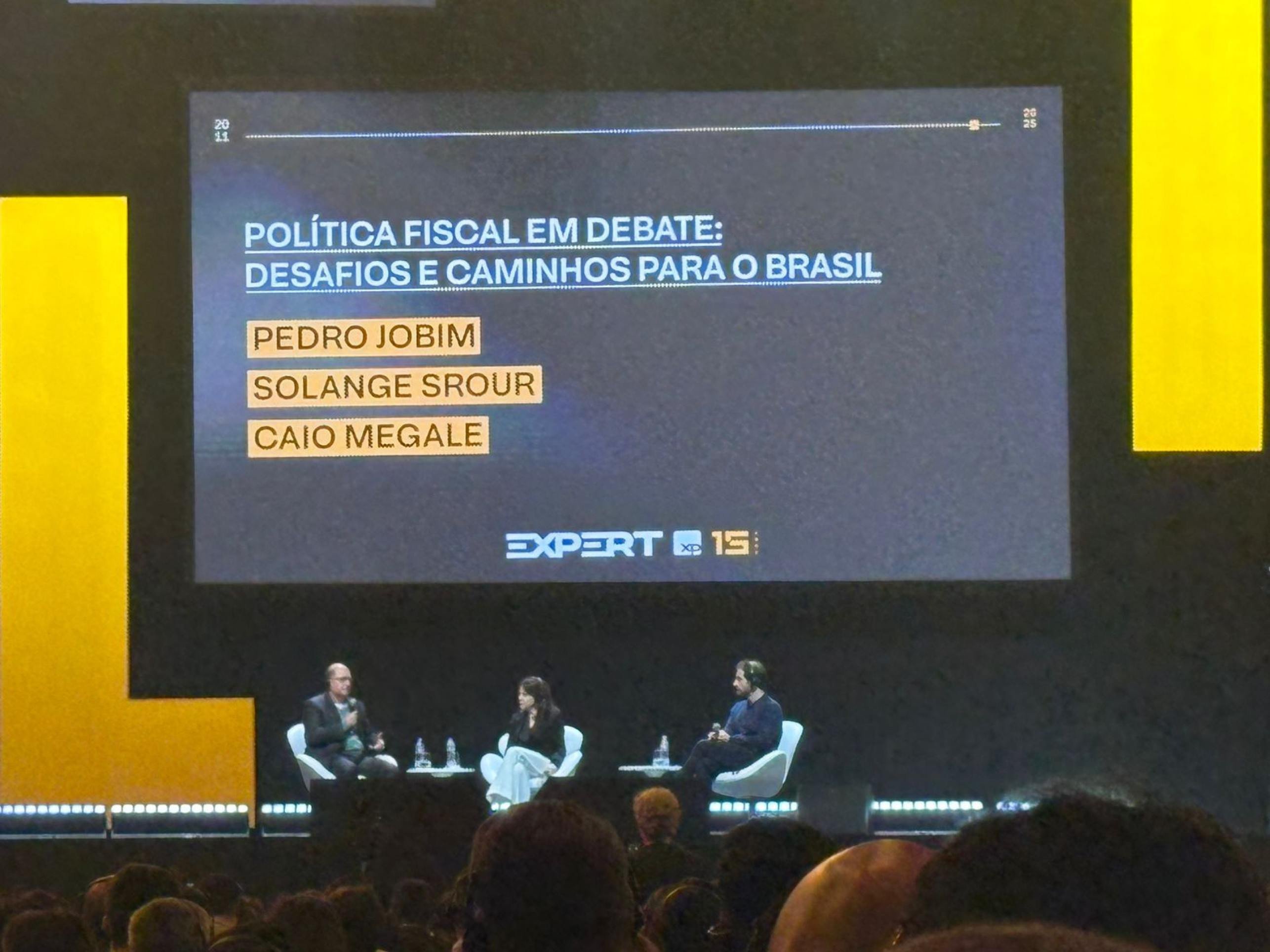 Economistas Pedro Jobim, Solange Srour e Caio Megale debatem sobre política fiscal no evento Expert XP, em São Paulo
