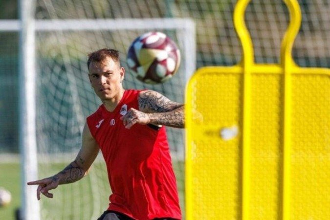 Róger Guedes é um dos principais nomes do Al-Rayyan -  (crédito: Foto: Divulgação / Al Rayyan SC)