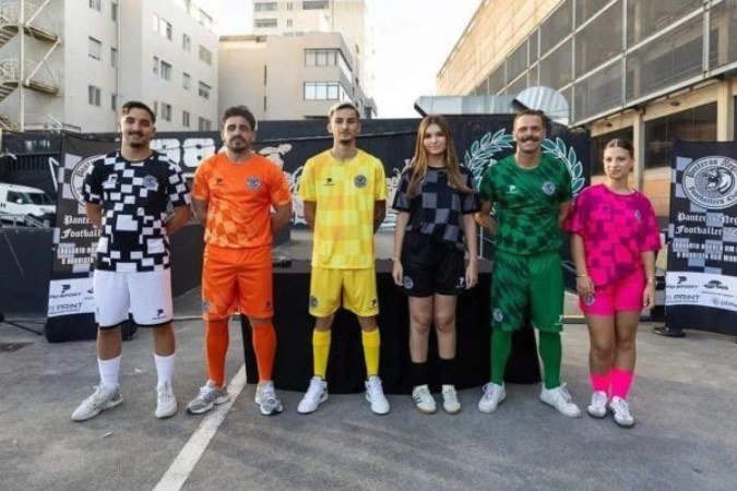 O Panteras Negras Footballers Club foi fundado por um grupo de torcedores do Boavista - (crédito: Reprodução) O Panteras Negras Footballers Club foi fundado por um grupo de torcedores do Boavista - (crédito: Reprodução)