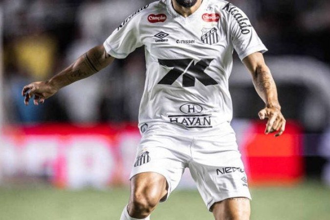 RINCÓN - Não fazia boa partida, quando no fim do primeiro tempo fez uma falta desnecessária e foi expulso, prejudicando a equipe. NOTA: 4,0. Foto: Raul Baretta/Santos FC