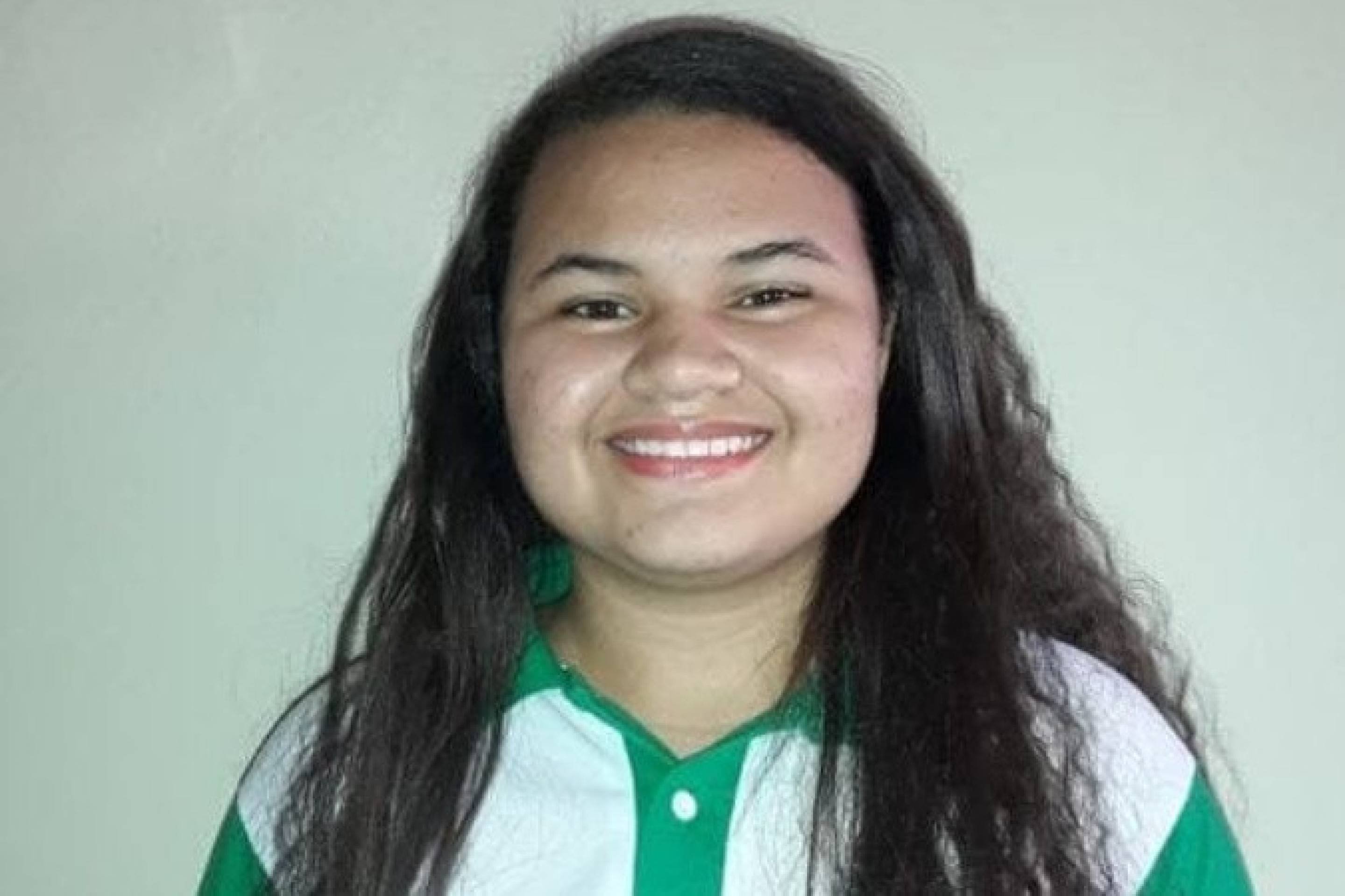 Alice sempre gostou de estudar e de aprender coisas novas Alice sempre gostou de estudar e de aprender coisas novas