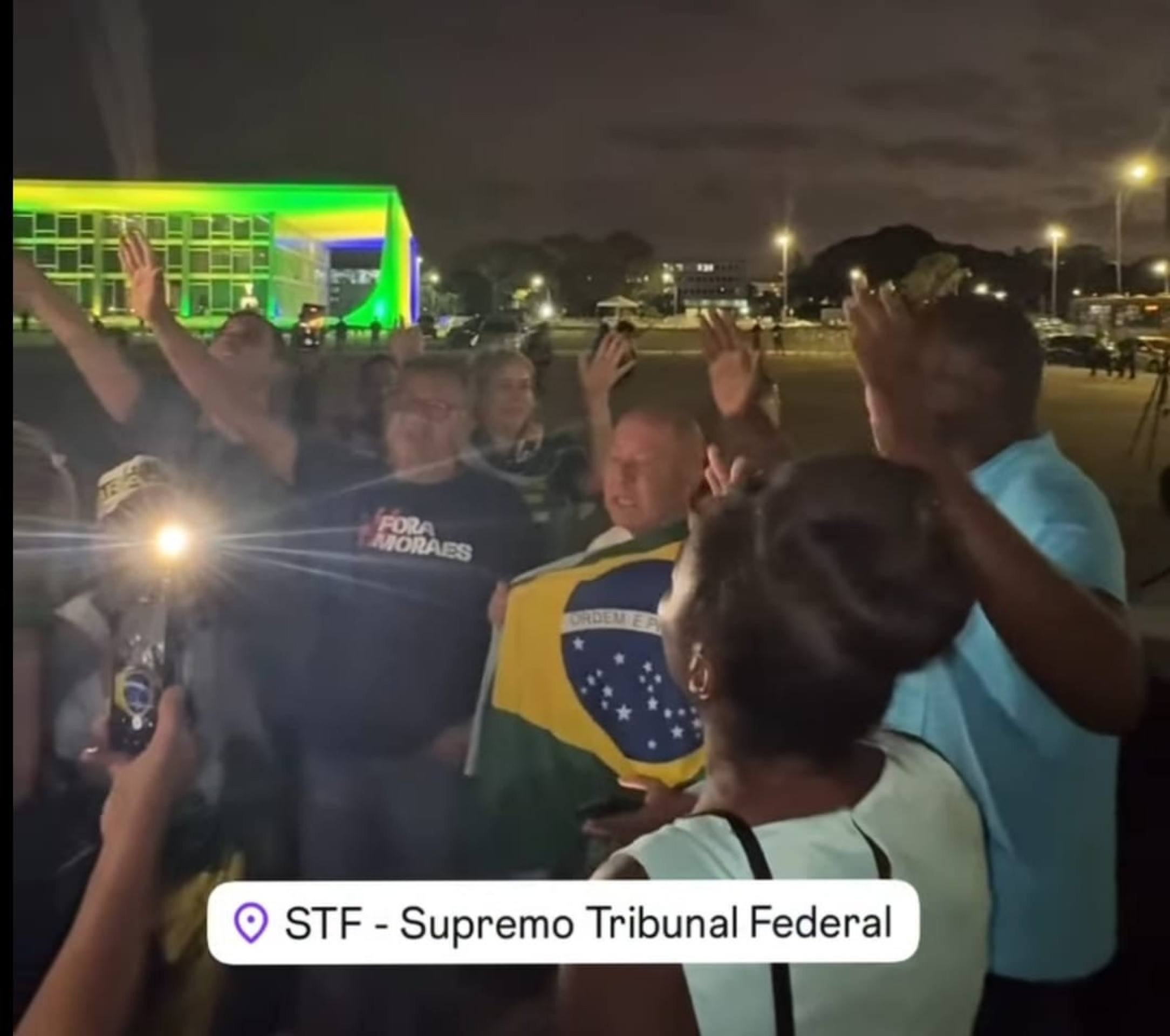 Grupo de parlamentares bolsonaristas acampam em frente ao STF neste sexta-feira (25/7)