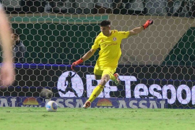 ROCHET  - Não teve culpa no gol do Vasco no primeiro tempo. Fez grande defesa perto do fim do primeiro tempo, impedindo o segundo gol do Vasco. Segundo tempo sem tanto trabalho, já que o Inter atacou mais. Mas quando o Vasco chegou, ele mandou -  NOTA 7,0 - Foto: Ricardo Duarte/Internacional
