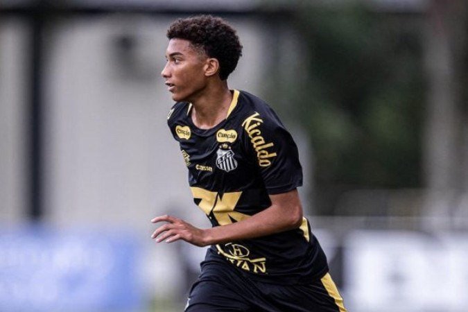 Robinho Jr. conta com aval do pai para mudar de nome no Santos - (crédito: Foto: Raul Baretta/Santos FC) Robinho Jr. conta com aval do pai para mudar de nome no Santos - (crédito: Foto: Raul Baretta/Santos FC)