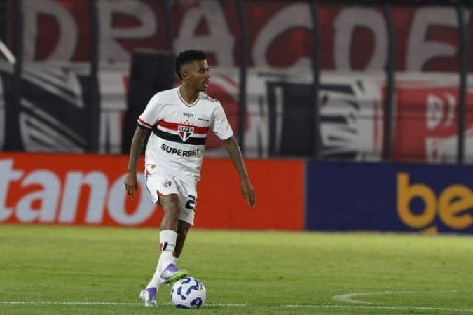 MARCOS ANTÔNIO - Foi o grande jogador do São Paulo na partida. Distribuiu ótimos passes e serviu Ferreirinha no segundo gol do São Paulo - Nota 7,0 -  Rubens Chiri/São Paulo