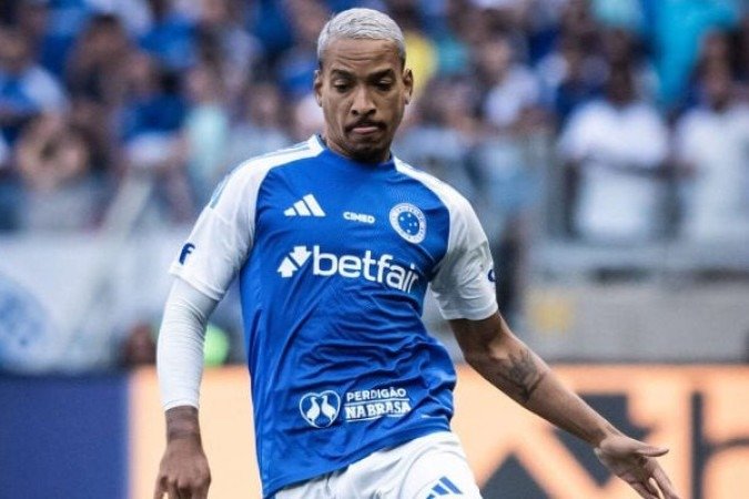 MATHEUS PEREIRA – A qualidade técnica de sempre, cadenciando o jogo, gerenciando o ataque. Belo chute no primeiro tempo que quase foi gol. Assistências inteligentes, como no lance do gol anulado de Eduardo. Foi o mais regular do time no segundo tempo. NOTA 6,5. Foto: Gustavo Aleixo/Cruzeiro