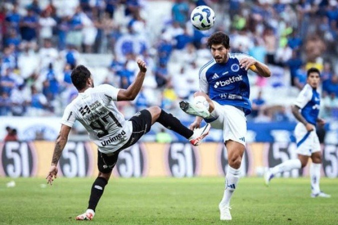 LUCAS SILVA â?? Muito bem na troca de passes e na chegada prÃ³xima Ã  Ã¡rea. Mas errou no gol do cearense no primeiro tempo, pois nÃ£o seguiu na marcaÃ§Ã£o a Galeano, que Ã© baixinho e ganhou de cabeÃ§a. E no segundo tempo perdeu a disputa para Fernandinho quando cobriu o avanÃ§o de Fagner. NOTA 5,0. Foto: Gustavo Aleixo/Cruzeiro