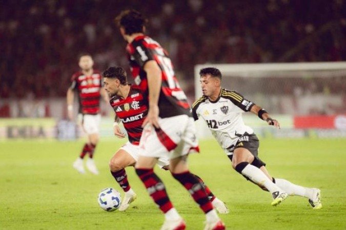 ARRASCAETA - Não fez um bom jogo. Com a bola, mostrou a sua alta qualidade técnica em alguns lances. Mas muito pouco do que o craque pode mostrar. NOTA 5,0. Foto: Adriano Fontes/Flamengo