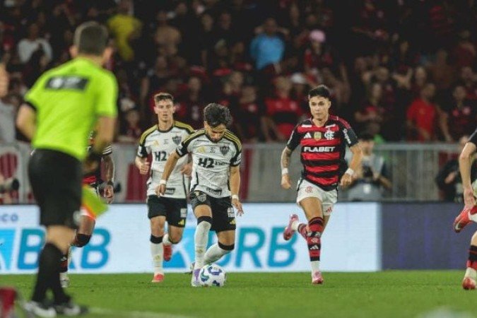LUIZ ARAÃ?JO - Entrou no lugar de Plata aos 15 minutos e teve o mÃ©rito de cobrar uma falta na cabeÃ§a de Leo Ortiz, que fez o gol que decidiu o jogo. NOTA 6,5. Foto:  Pedro Souza / AtlÃ©tico
