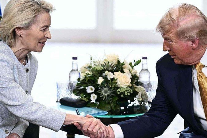 Trump anuncia acordo com UE e diz que ainda negocia com '3 ou 4 países' antes do tarifaço -  (crédito: BBC Geral)