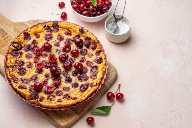 Clafoutis de cereja (Imagem: Kostina IG | Shutterstock) - (crédito: EdiCase) Clafoutis de cereja (Imagem: Kostina IG | Shutterstock) - (crédito: EdiCase)