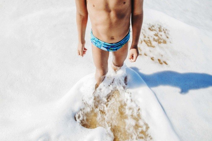 Decreto em Chetaïbi, na Argélia, proibiu sungas e shorts justos por "ofensa à moral", mas foi derrubado após reação popular e política -  (crédito: Freepik )