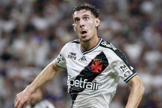 NUNO MOREIRA - Fez a função de camisa 10 e mostrou qualidade. Mas caiu de produção no segundo tempo e foi substituído pelo goleiro Daniel Fuzato após a expulsão de Léo Jardim. NOTA 6,0  - Foto: Matheus Lima/Vasco