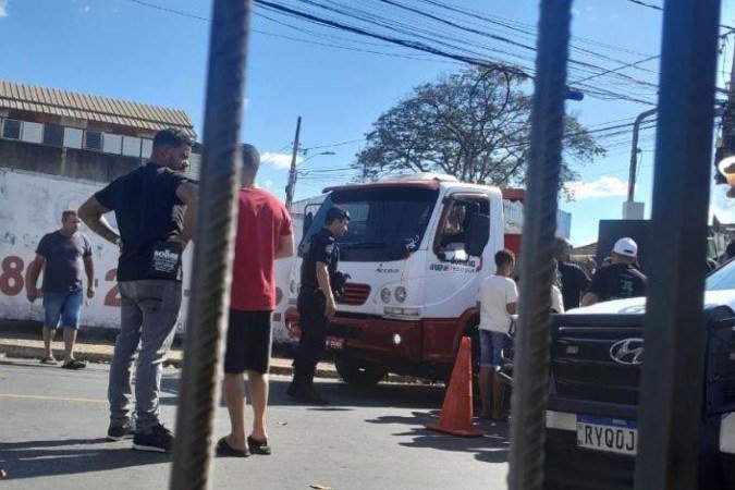 Confusão em procissão termina em tragédia em Sete Lagoas - (crédito: Reprodução/ Redes sociais) Confusão em procissão termina em tragédia em Sete Lagoas - (crédito: Reprodução/ Redes sociais)