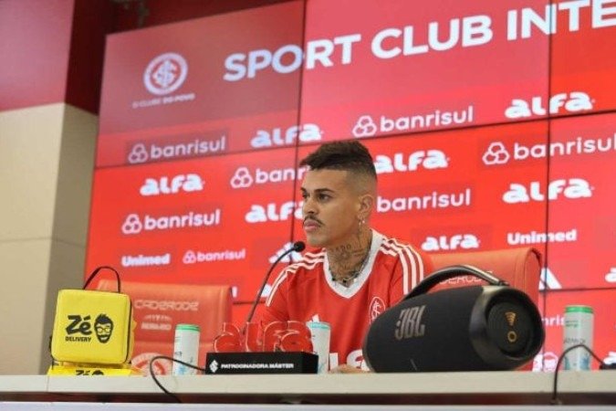 Em sua chegada ao Internacional, Richard ressalta sua a capacidade defensiva como seu principal atributo -  (crédito: Foto: Ricardo Duarte/Internacional)