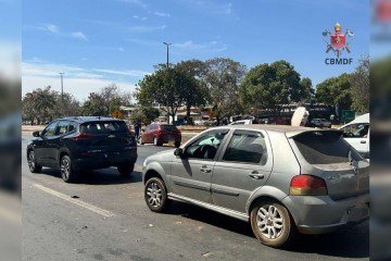 Para garantir a segurança do atendimento, duas vias da EPIA Norte foram interditadas durante a ocorrência -  (crédito: Divulgação/CBMDF)