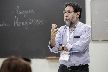 O jornalista enfrentava um câncer no cérebro - (crédito: Wikimedia commons) O jornalista enfrentava um câncer no cérebro - (crédito: Wikimedia commons)