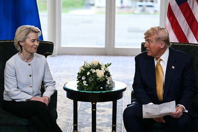 Donald Trump e Ursula Von der Leyen -  (crédito: Brendan Smialowski/AFP       )