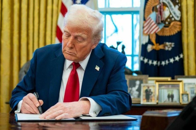 Em entrevista recente ao jornalista da BBC Gary O'Donoghue, Donald Trump chamou os juízes que suspenderam ordens executivas presidenciais de 