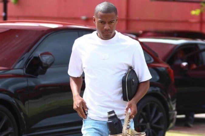 De la Cruz ganha apoio dos companheiros - (crédito: Foto: Gilvan de Souza /CRF) De la Cruz ganha apoio dos companheiros - (crédito: Foto: Gilvan de Souza /CRF)