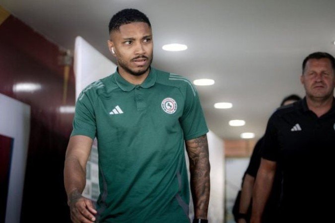 Fluminense encontra concorrência por Vitinho -  (crédito: Foto: Divulgação / Ettifaq)